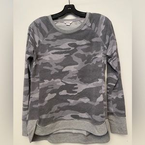 Danskin camo gray crewneck sweatshirt Sz small EUC